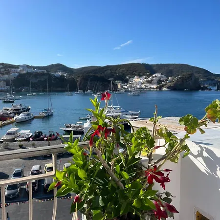 Mare Fuori Apartment *